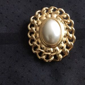 Gold Tone Scarf Clip Gold Filigree withOval Faux Pearl